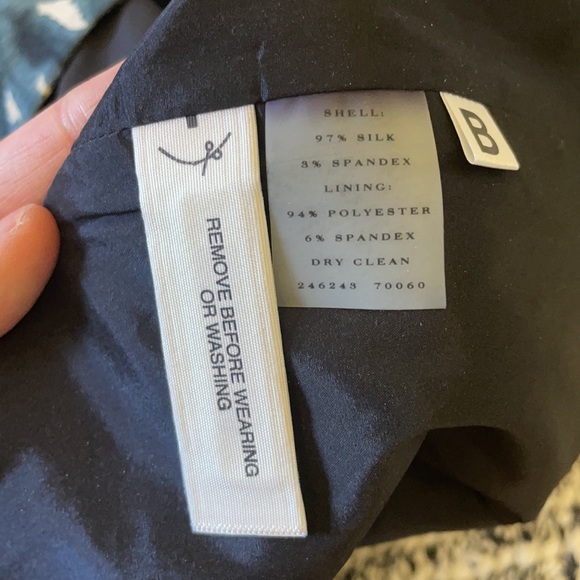 Ann Taylor printed silk skirt - Picture 4 of 4